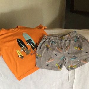 Carter’s pajama set - shorts.    #018